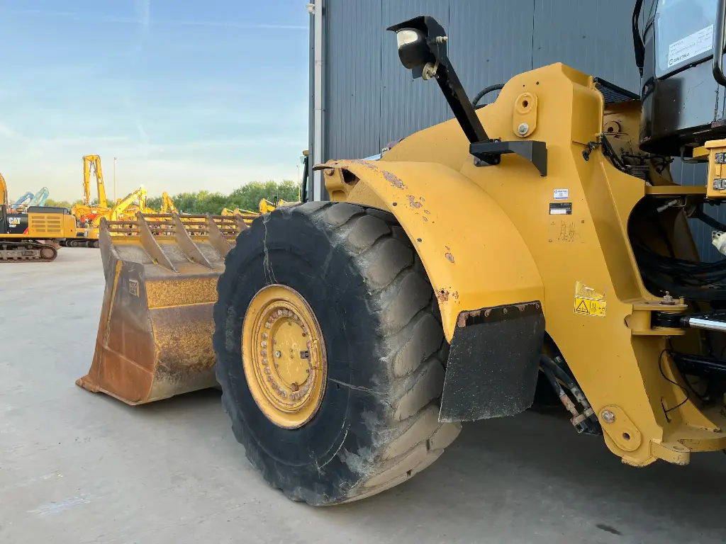 CATERPILLAR-980M-2015-206391-9-L.webp